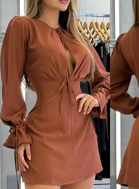 Robe mini pour femmes avec cordon raffiné et élégantes manches bouffantes Levoire