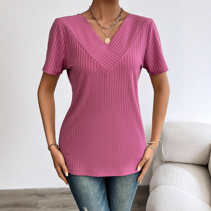 T-shirt élégant pour femmes avec col en V et texture plissée Levoire