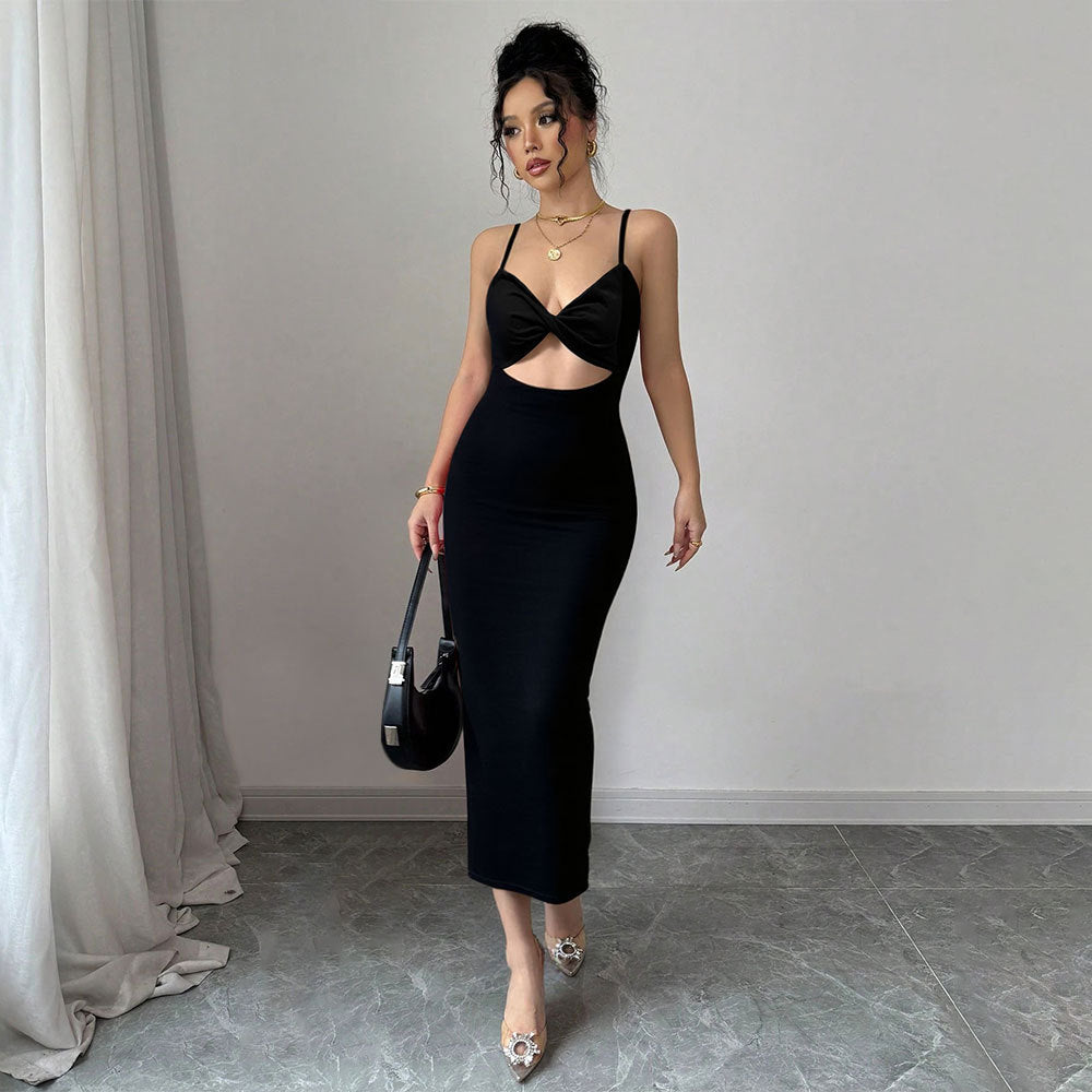 Robe midi ajustée pour femmes avec découpe élégante et fines bretelles spaghetti Levoire