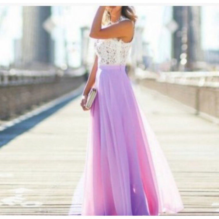 Robes maxi pour femmes avec un haut en dentelle florale et une jupe fluide Levoire