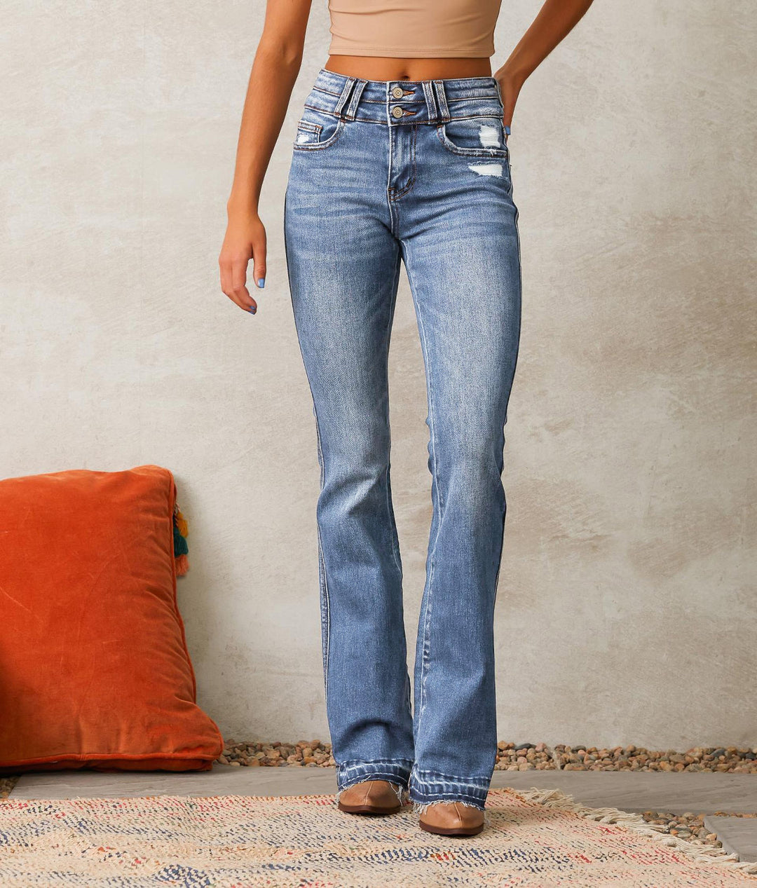 Jeans évasés taille haute pour femmes avec détails déchirés à la mode Levoire