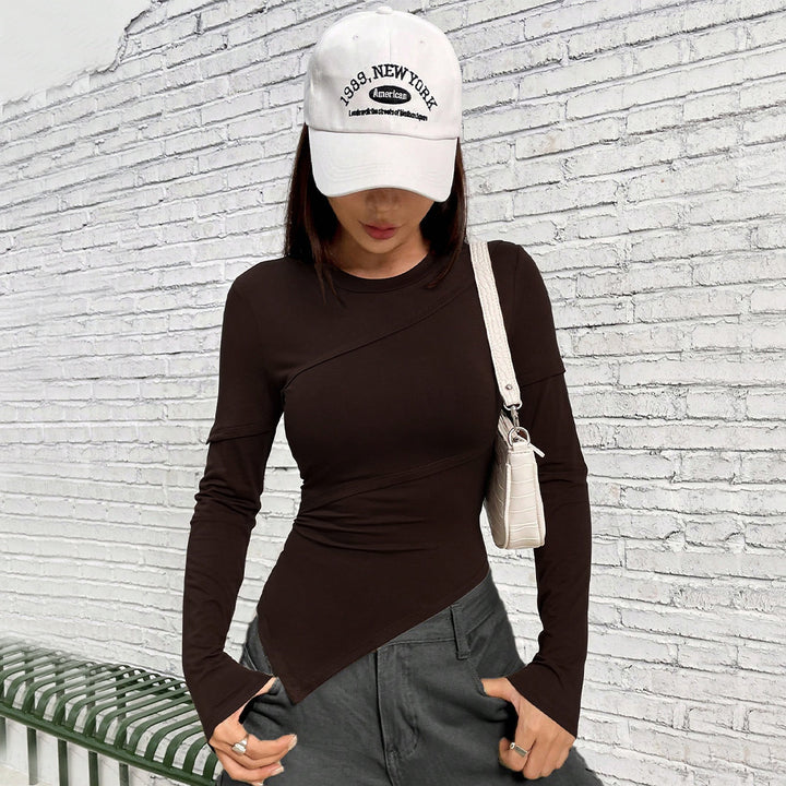 Chemise à manches longues ajustée pour femmes avec design asymétrique et coupe tendance Levoire