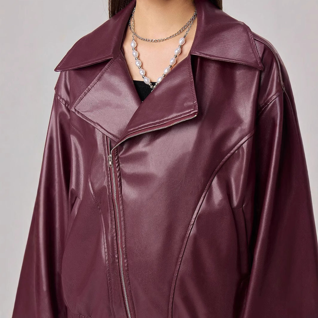 Veste en faux cuir pour femmes dans un style surdimensionné tendance avec des détails de fermeture éclair étroits Levoire