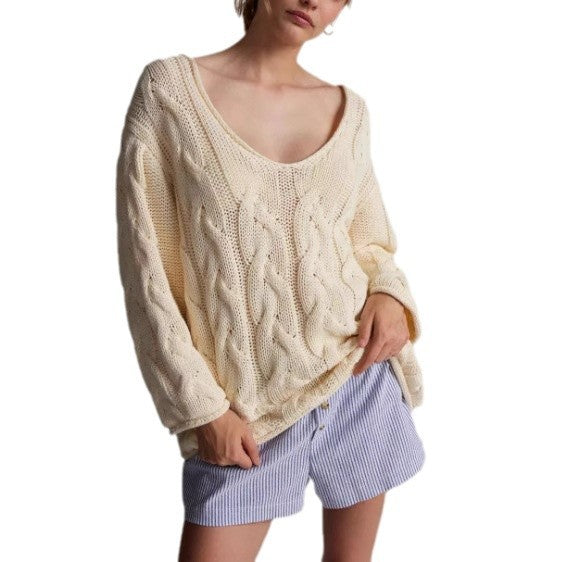 Pull en tricot pour femmes avec un motif de cable innovant et un large col Levoire