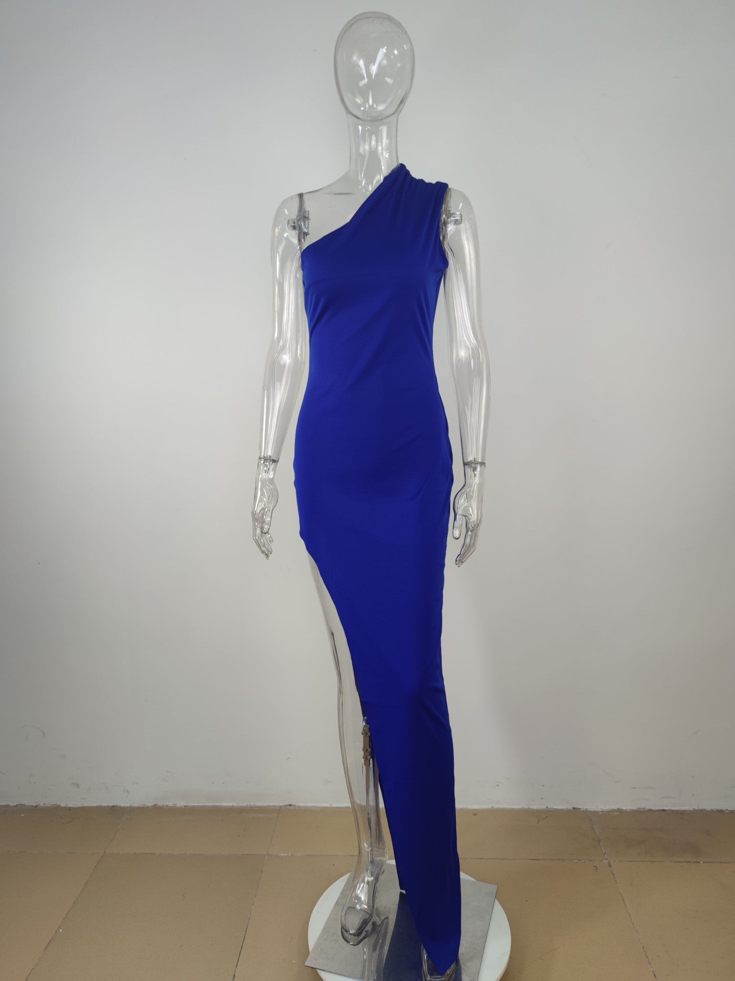 Levoire | Robe Maxi À Une Épaule Avec Décolleté Off-Shoulder Fente Latérale Élevée