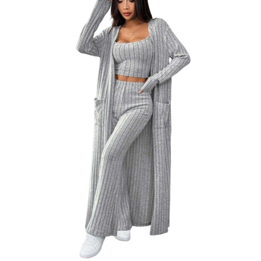 Ensemble en tricot pour femmes avec des manches longues et un design enveloppant élégant Levoire
