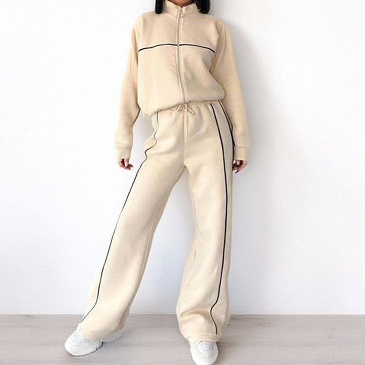 Ensemble sportif pour femmes avec matériau doux et inserts en hauteur. Levoire