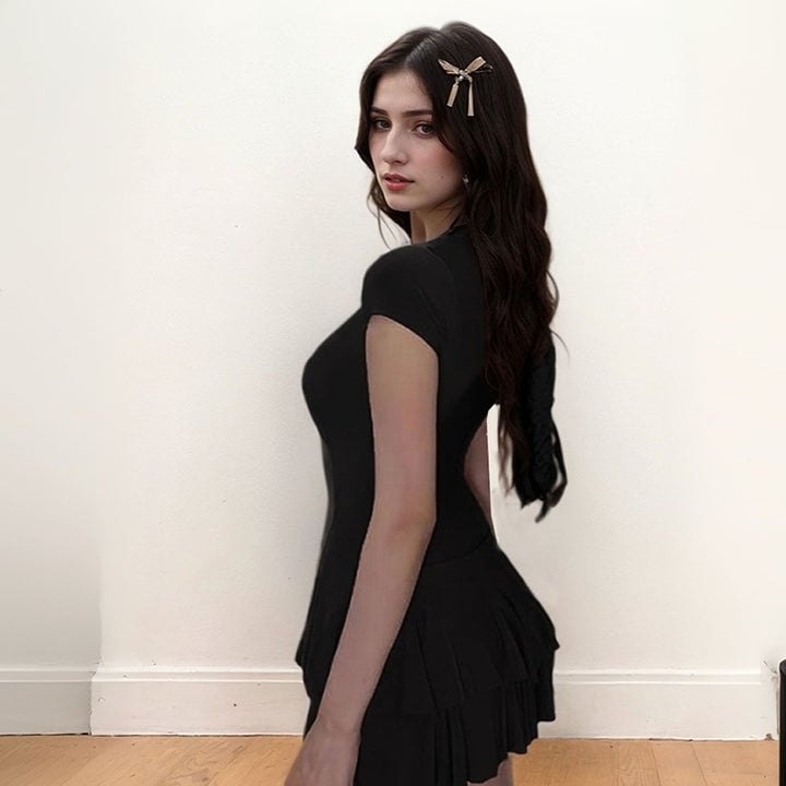 Robe mini pour femmes avec ourlet volanté et coupe ajustée Levoire