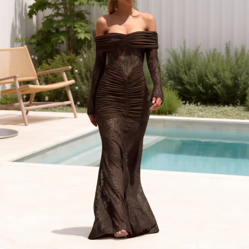 Robe maxi élégante pour femmes avec détails en dentelle transparente et coupe ajustée Levoire