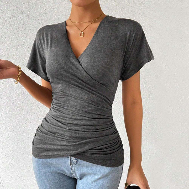 Tunique enveloppante pour femmes avec drapés flatteurs pour la silhouette et un élégant décolleté en V Levoire