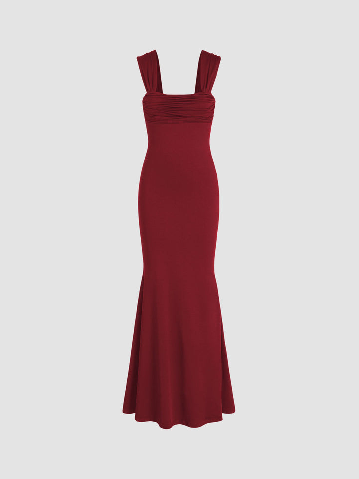 Robe maxi ajustée pour femmes avec corsage froncé et bretelles modernes Levoire