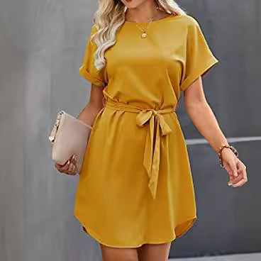 Robe de graduation pour femmes avec ceinture à la taille Levoire