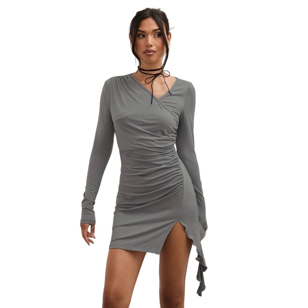 Robe minidress enveloppante pour femmes avec drapé décoratif et ourlet asymétrique Levoire