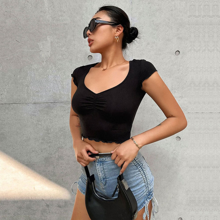 Top court pour femme avec un ruché élastique et un col en V tendance Levoire