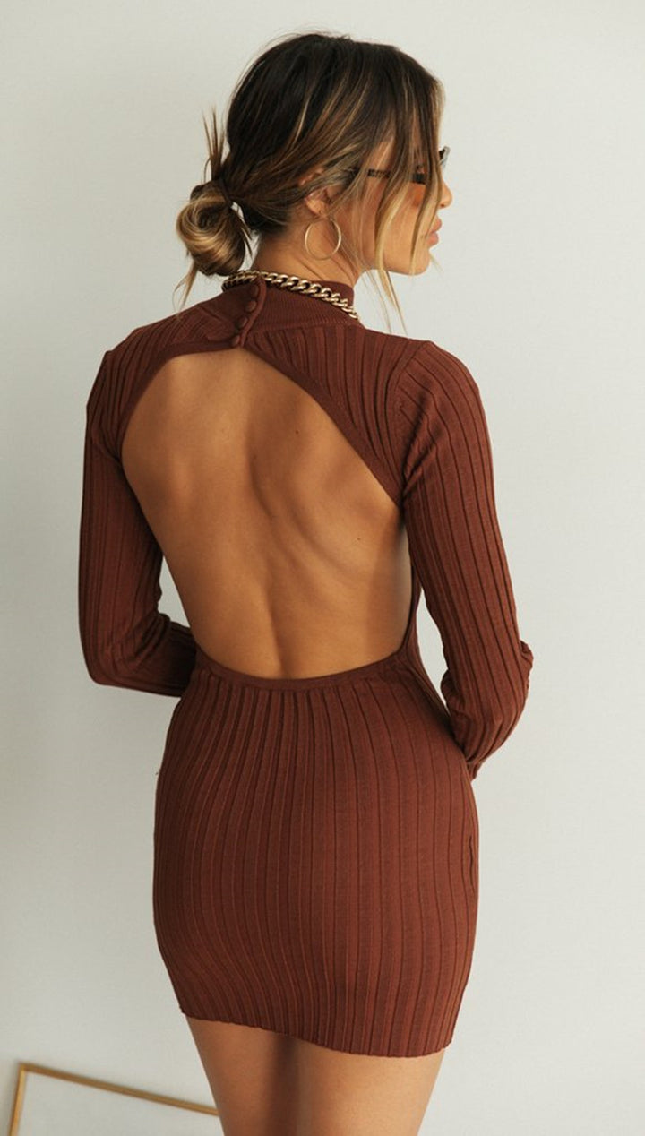 Robe tricotée ajustée pour femmes avec col roulé et texture côtelée Levoire