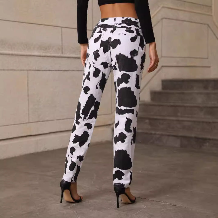 Jeans décontractés pour femmes avec un motif de taches de vache frappant Levoire