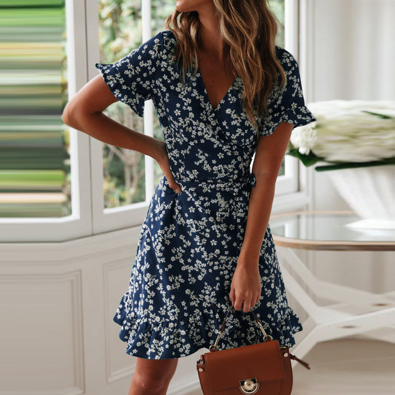 Robe portefeuille pour femme avec des ourlets froncés volumineux et un design floral Levoire