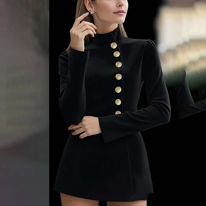 Robe mini femme avec col montant élégant et boutons décoratifs Levoire