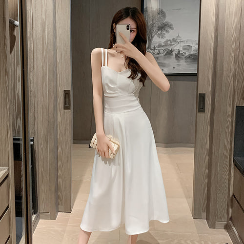 Robe maxi femme à fines bretelles et coupe classique Levoire