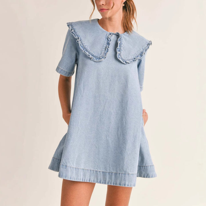 robe en denim pour femmes avec col volumineux et détails en volants Levoire