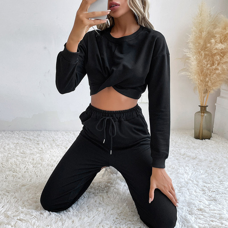 Combinaison pratique pour femmes avec taille élastique et détail de nouage flatteur Levoire