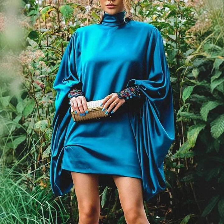 Robe fourreau femme avec une coupe oversized innovante et des manches décoratives Levoire
