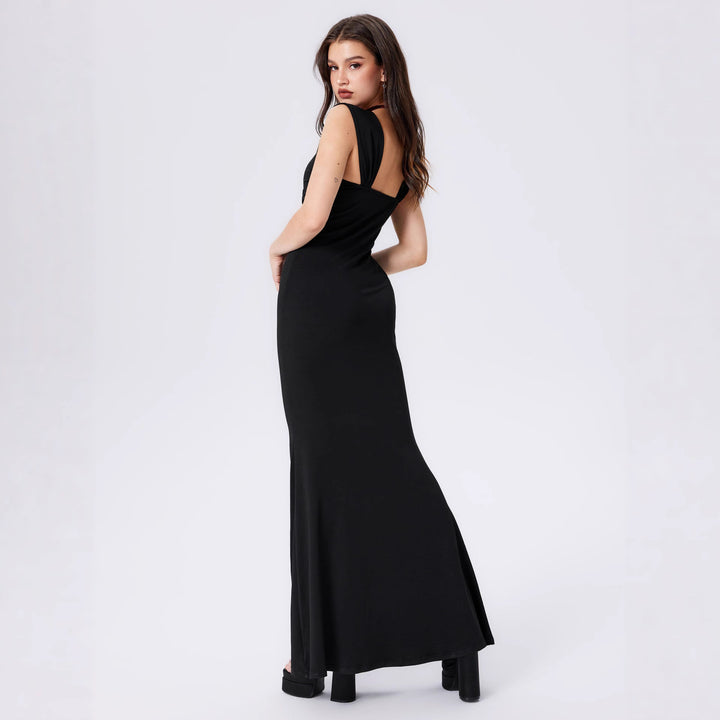 Robe maxi ajustée pour femmes avec corsage froncé et bretelles modernes Levoire