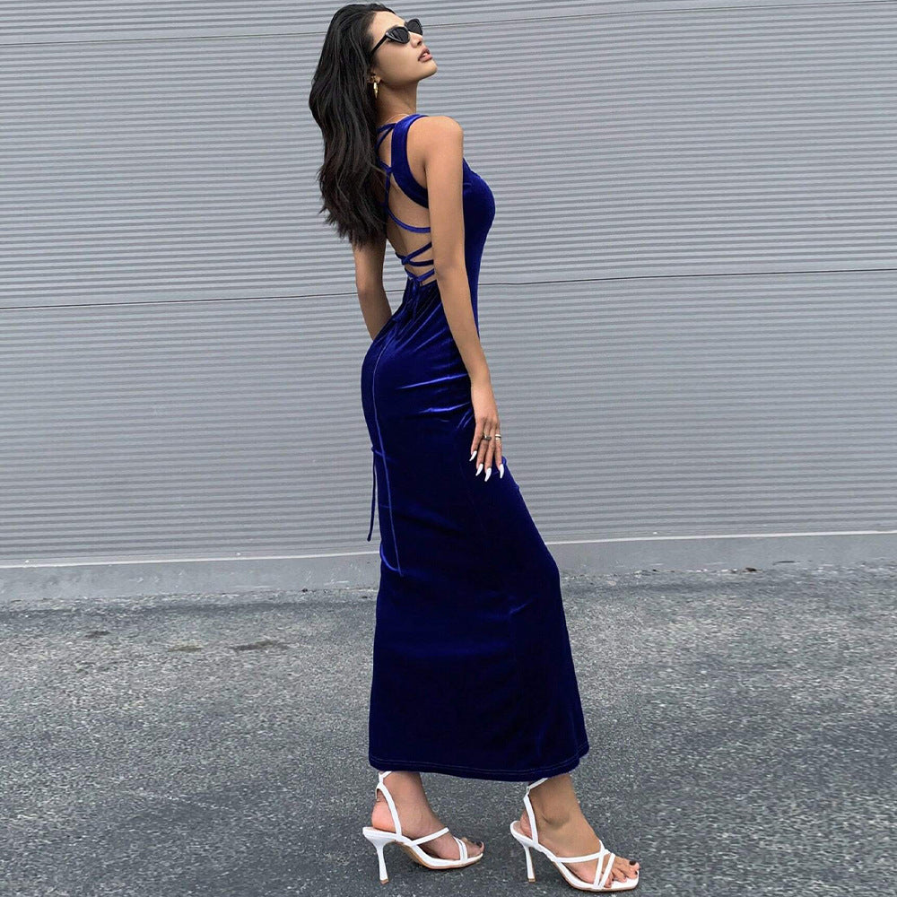 Robe maxi élégante pour femmes en velours luxueux avec un chic décolleté carré Levoire