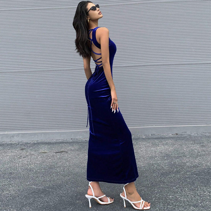 Robe maxi élégante pour femmes en velours luxueux avec un chic décolleté carré Levoire