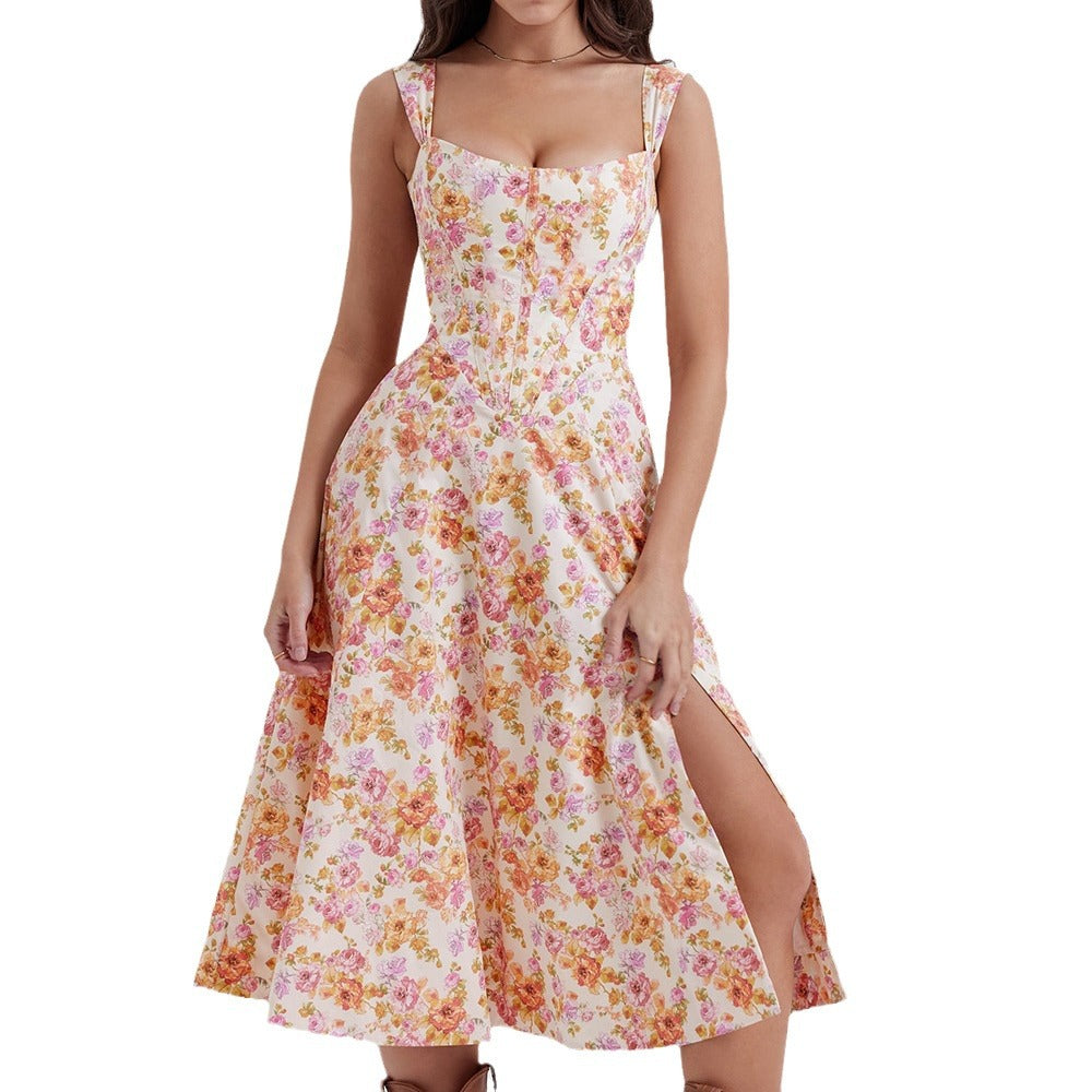 Robe d'été élégante pour femmes avec des accents floraux et de hautes fentes Levoire