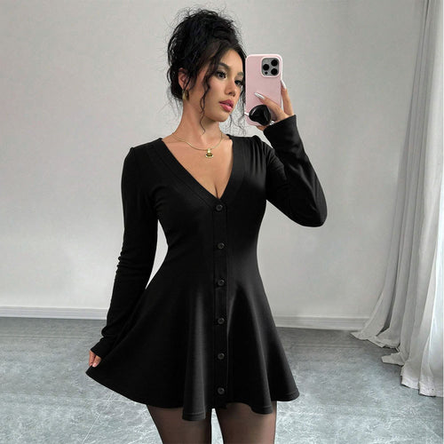 Robe tricotée midi pour femmes avec un décolleté en V profond et une patte de boutonnage Levoire