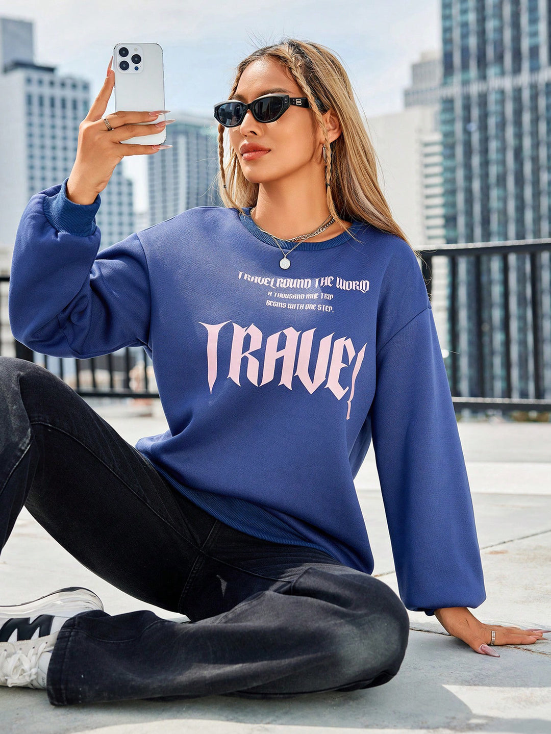 Sweat-shirt pour femmes avec lettrage artistique et coupe décontractée Levoire