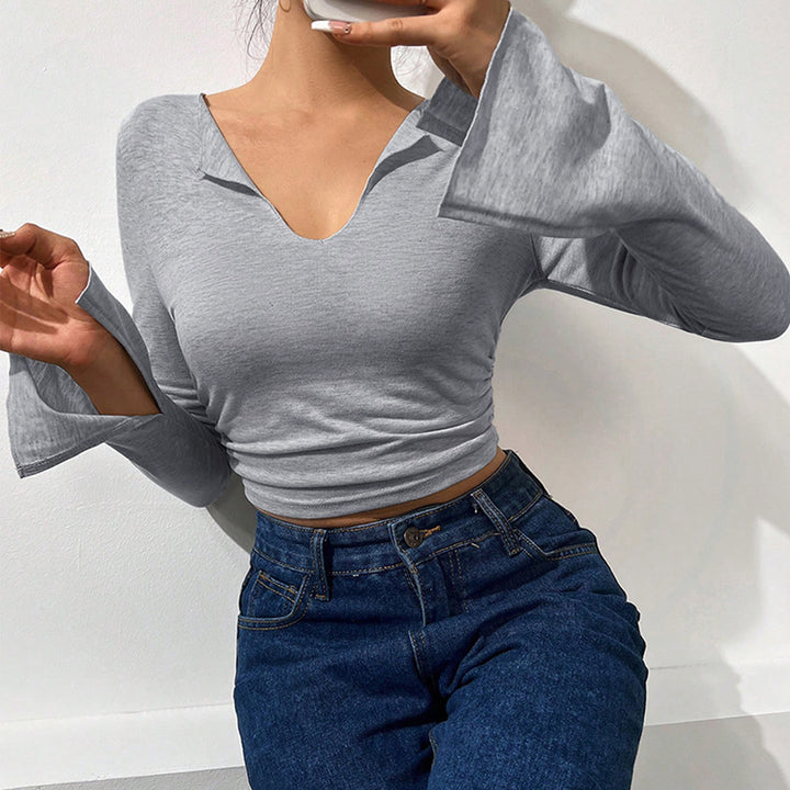 Chemise femme courte à manches longues avec des manches en trompette à la mode et un élégant col en V Levoire
