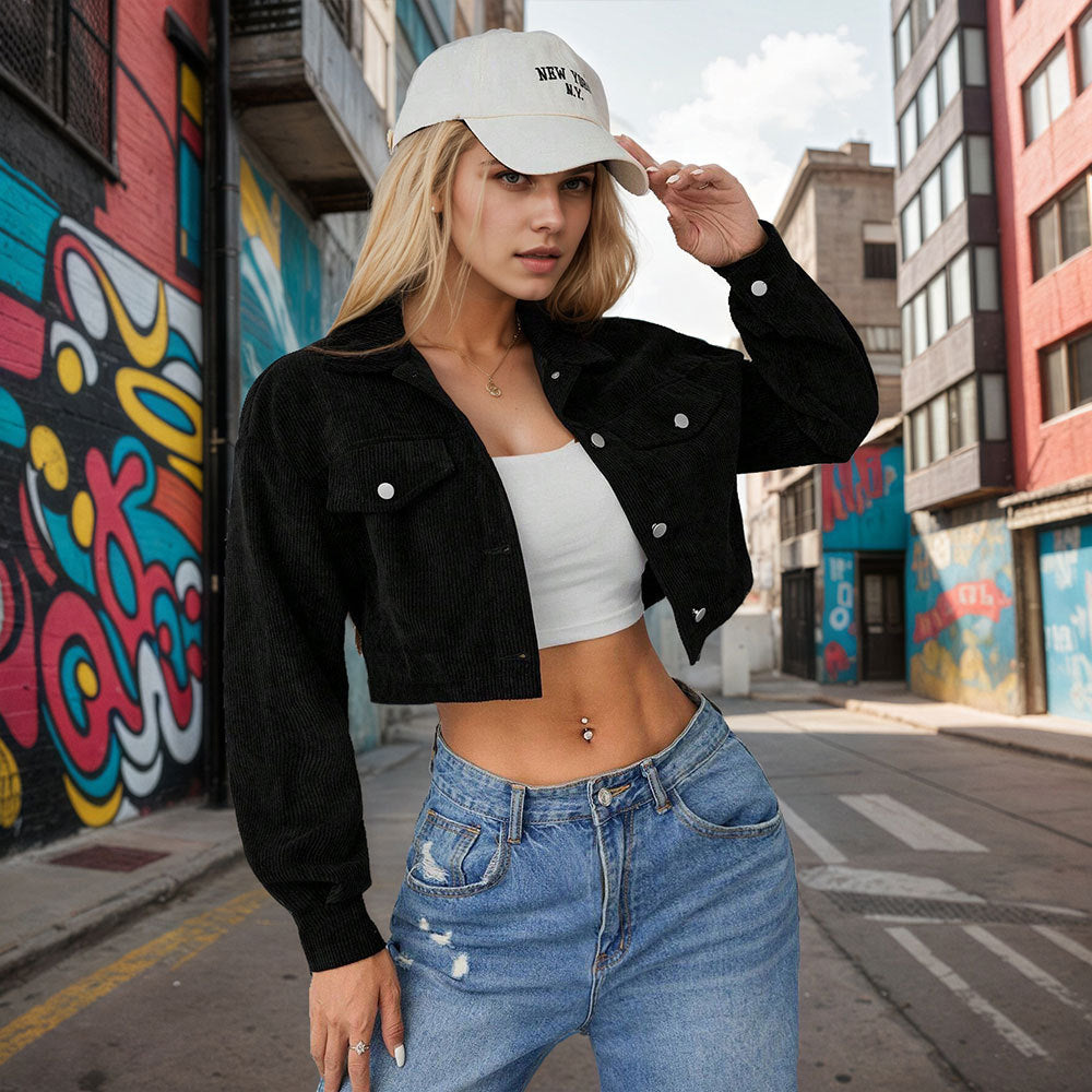 Veste en corduroy cropped pour femmes avec des détails élégants et des poches pratiques Levoire