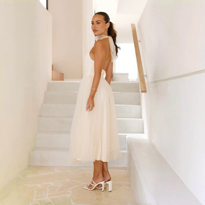 Robe de cocktail élégante pour femmes en tulle avec design à col haut Levoire