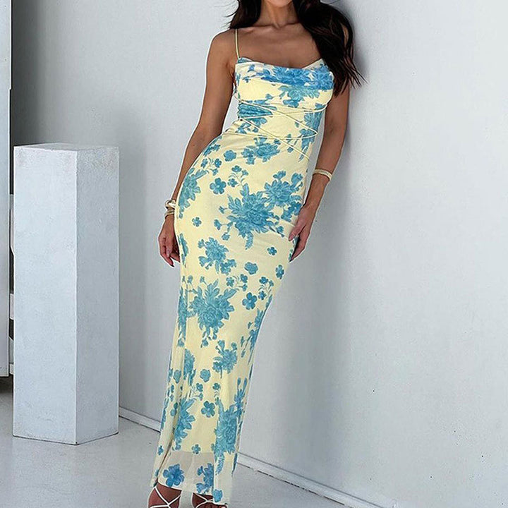 Robe maxi pour femmes avec des détails de drapés raffinés et des motifs floraux Levoire