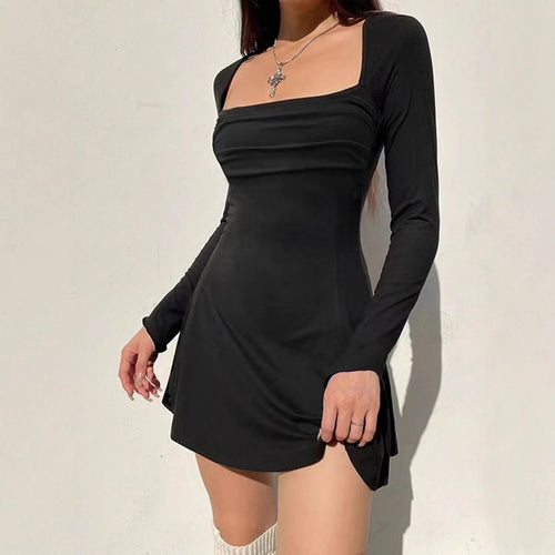 Robe mini femme avec décolleté carré élégant et coupe ajustée Levoire