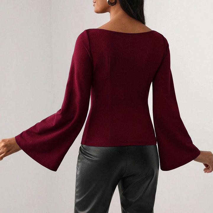 T-shirt femme avec décolleté en V profond et manches trompette élégantes Levoire