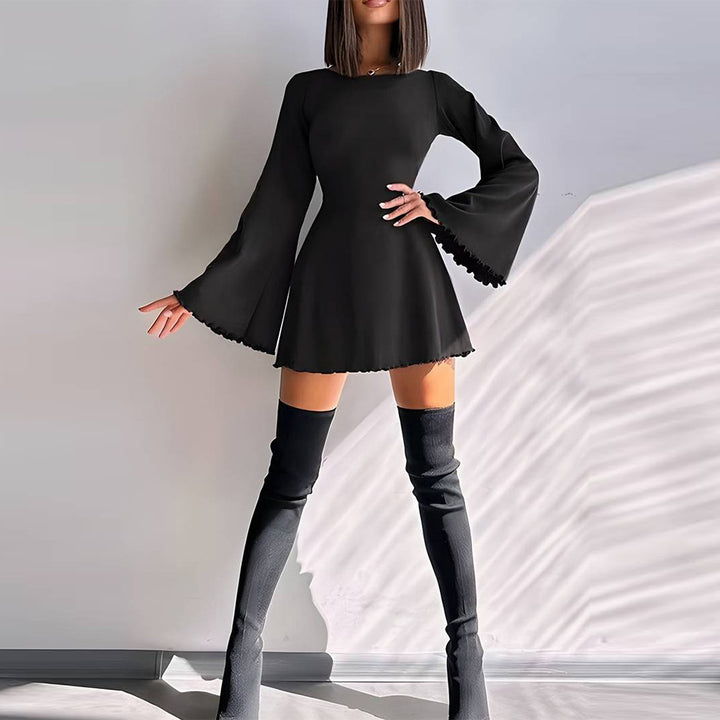 Robe mini femme avec manches trompette et ourlet sculptural Levoire