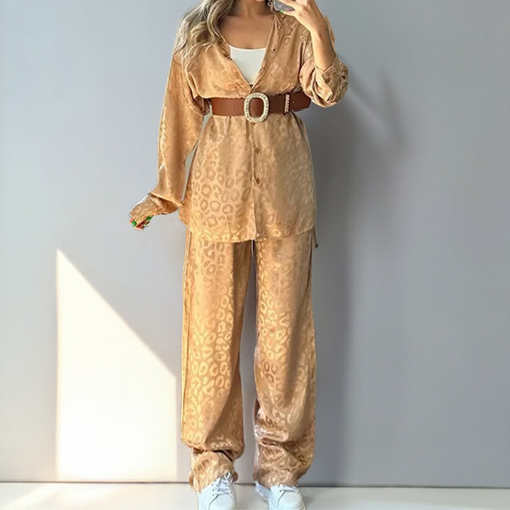 Pantalon élégant pour femmes avec fermeture à boutons sur le devant et jambes larges Levoire