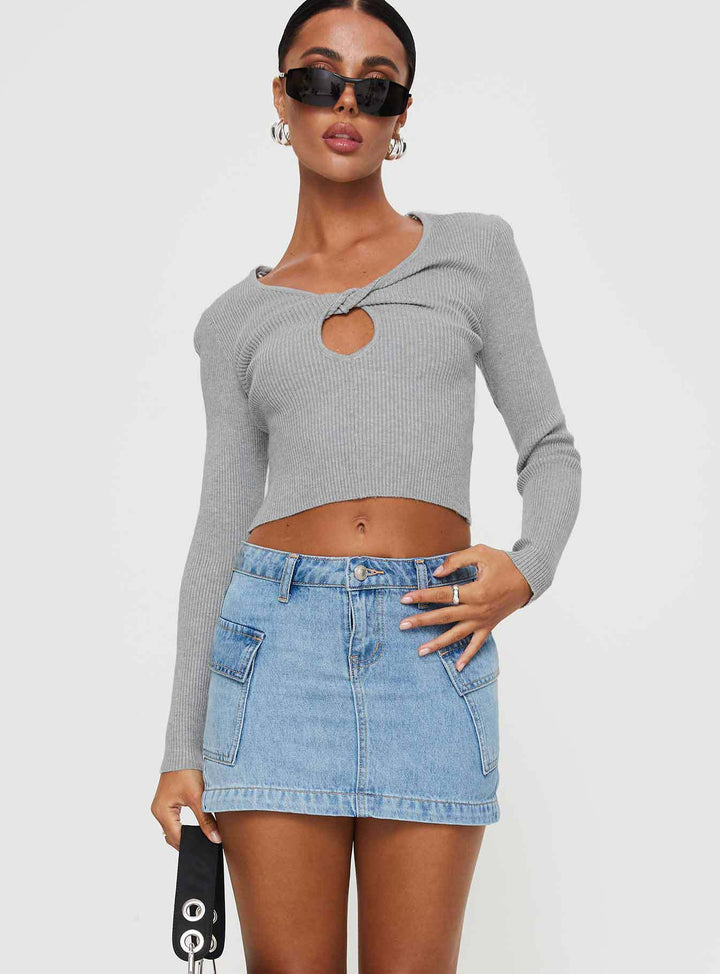 Haut pour femmes avec un décolleté élégant et une silhouette ajustée Levoire