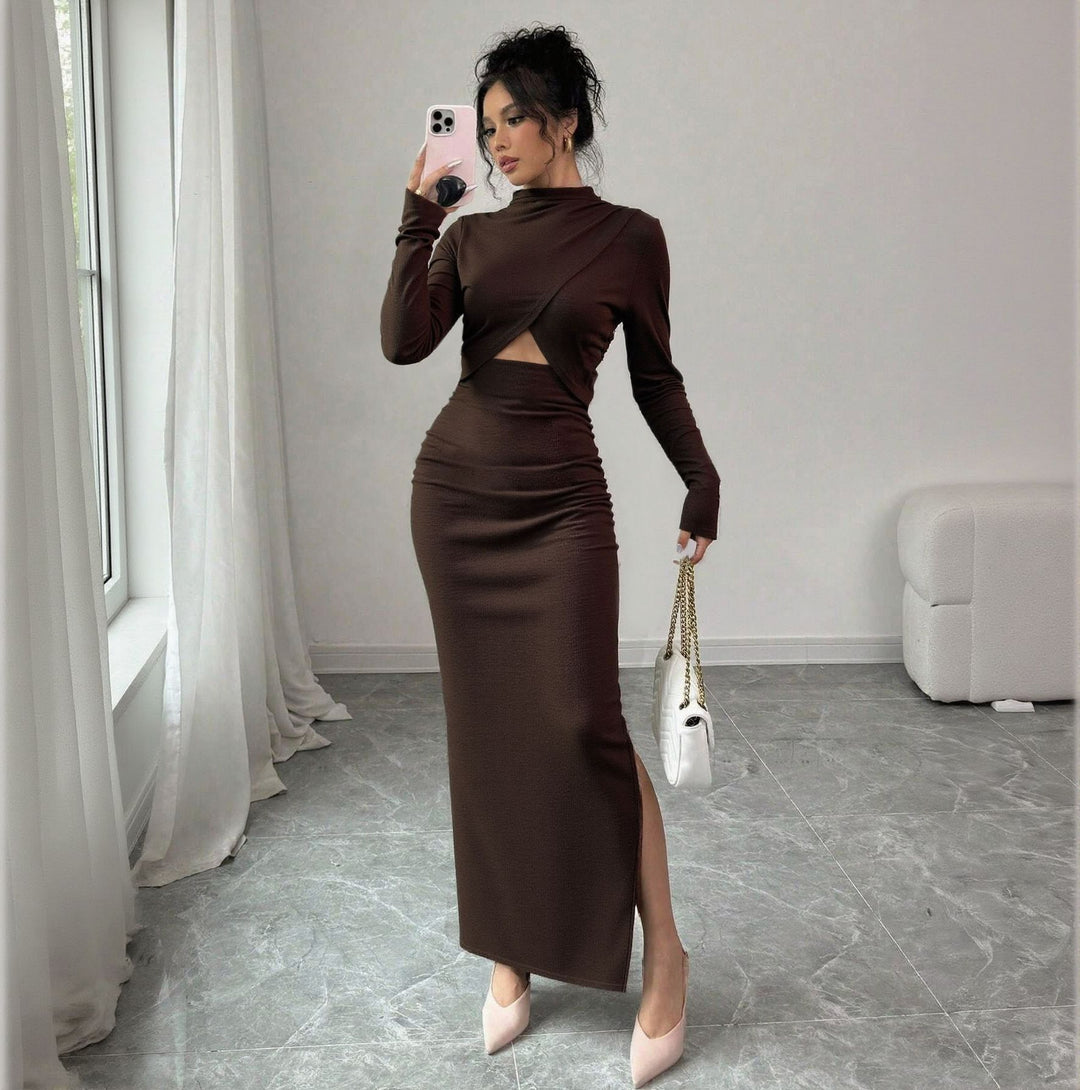 Robe portefeuille pour femmes avec une fente sophistiquée et de longues manches élégantes Levoire