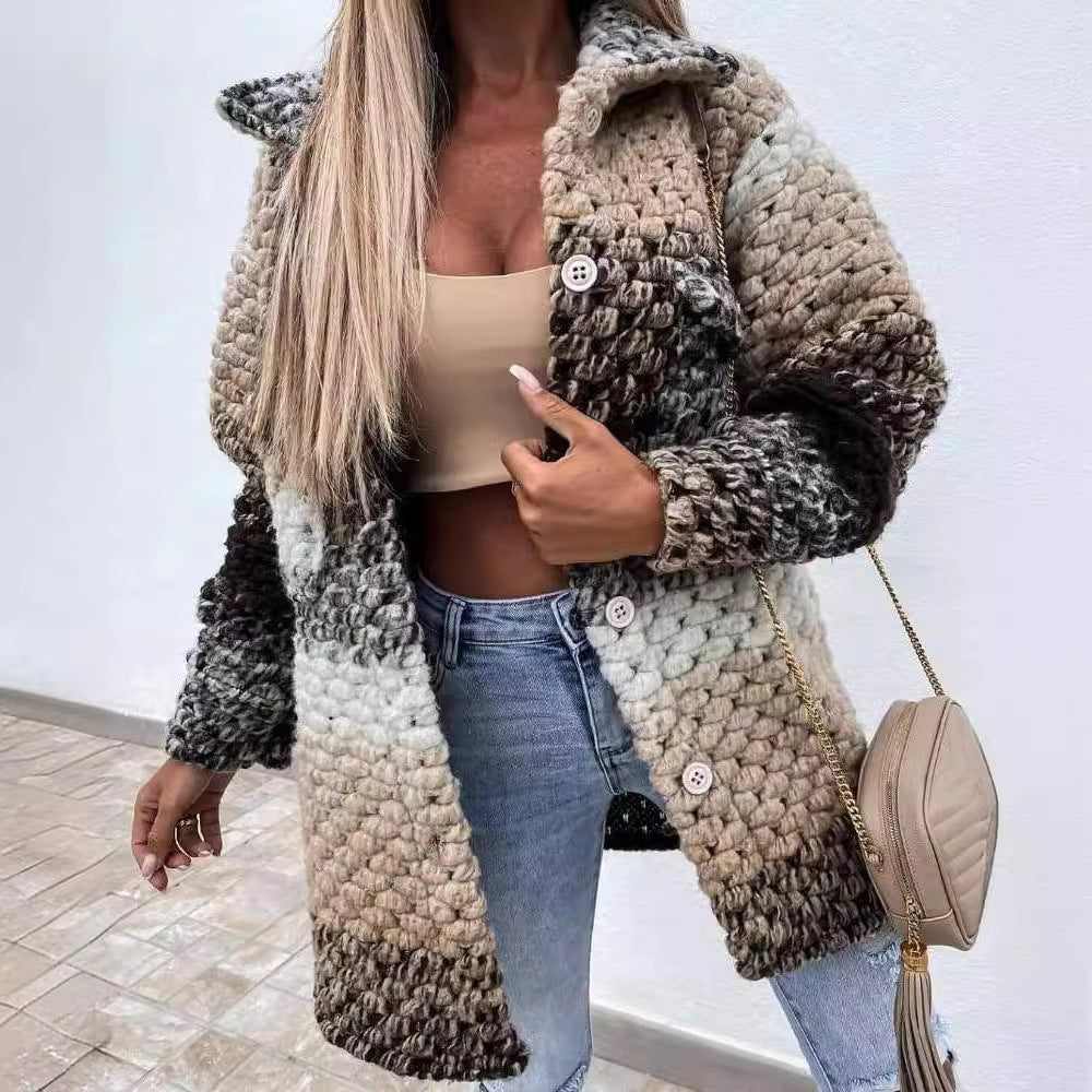 Gilet confortable pour femmes avec un dégradé joyeux et de grandes boutons Levoire