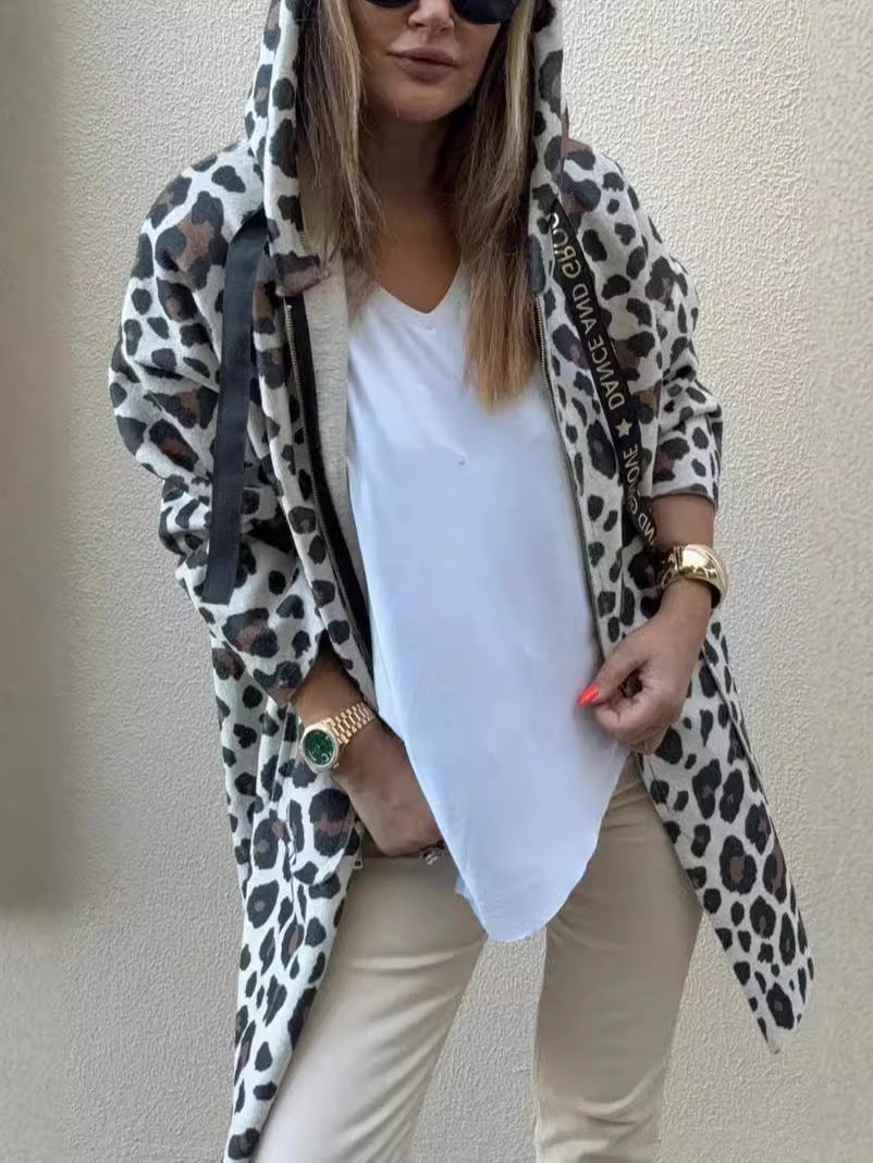 Sweat à capuche pour femmes avec un motif léopard à la mode et des poches pratiques Levoire