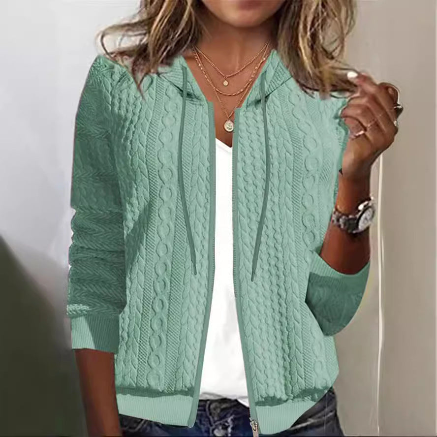 Cardigan féminin avec motif en fine câble et capuche Levoire