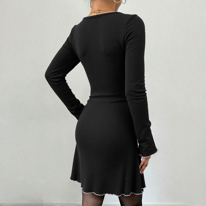 Robe mini pour femmes avec des détails de volants décoratifs et un charmant nœud décoratif Levoire