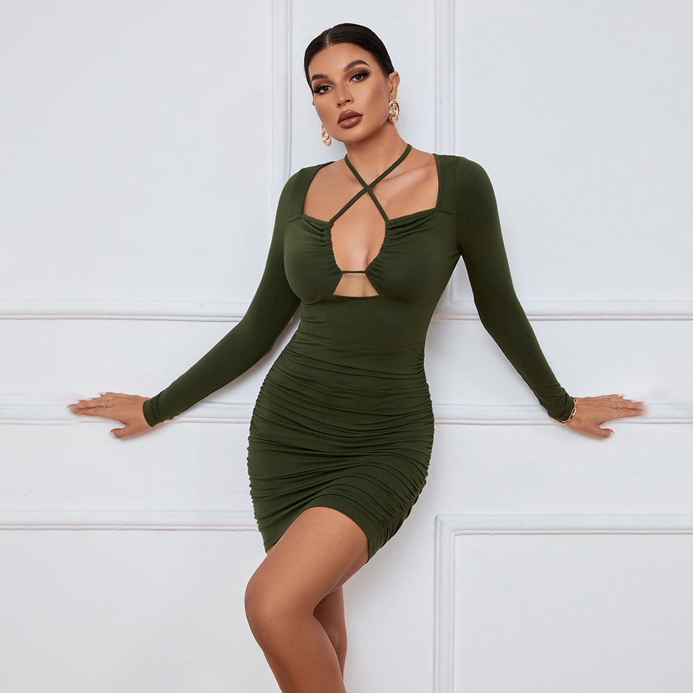 Robe enveloppante ajustée pour femmes avec des éléments de fronces décoratifs et un élégant décolleté en V Levoire
