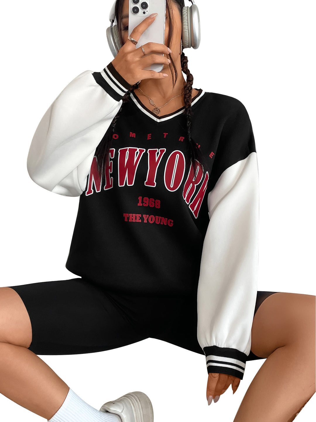 Sweatshirt décontracté pour femmes avec col en V et lettrage sportif Levoire