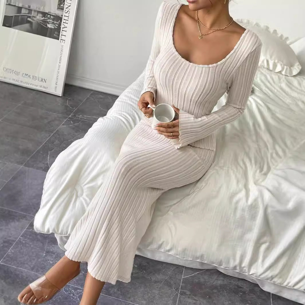 Robe en tricot à manches longues pour femme avec une silhouette près du corps et un col rond chic Levoire