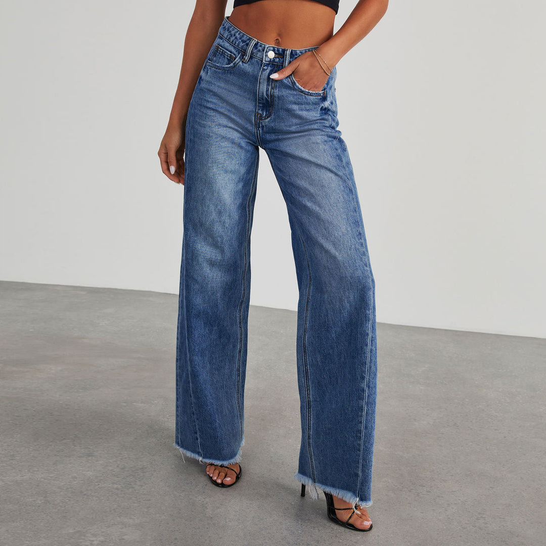 Jeans en denim à coupe large pour femmes avec ourlet effiloché Levoire